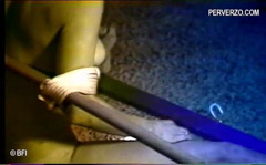 Hardcore slave sex: Iubite sadice - sado-maso retro cu mult joc cu ceară, biciuire și...