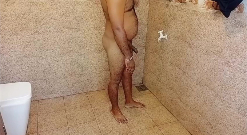 SLXXStudio: Vrouw Wordt Geneukt in De Badkamer Met Man En Vriend
