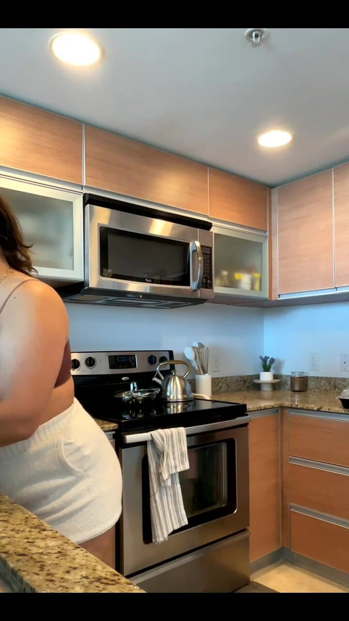 Dani Valentina: Dani valentina के साथ लाइव स्ट्रीम