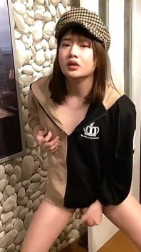 エッチなギャル服を着てオナニー!