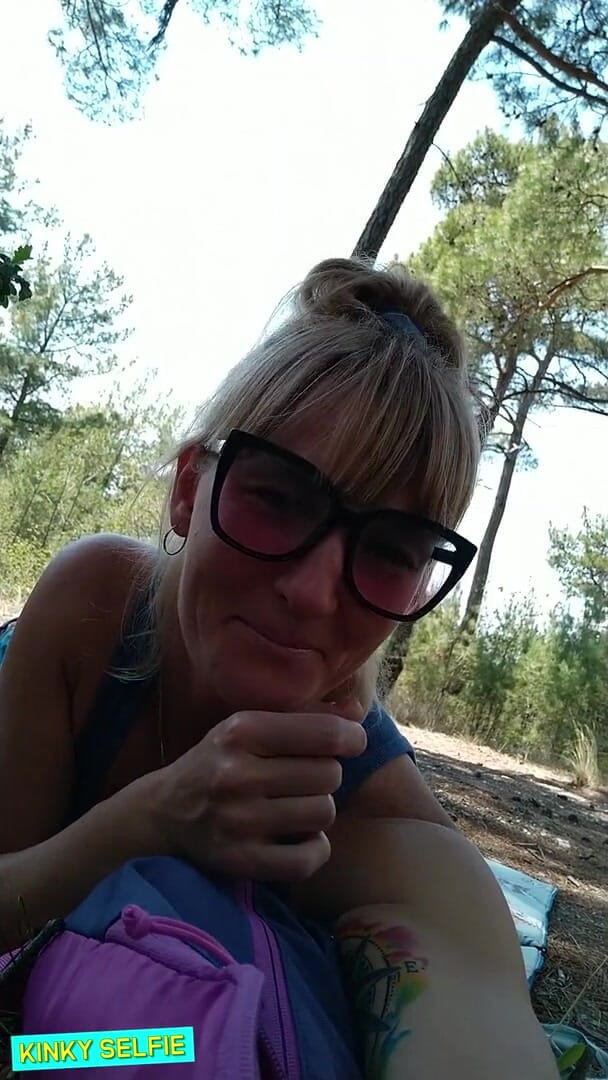 Sasha Bikeyeva: Збочене селфі - вона зняла відео на телефоні, коли він лизав її дупу. Перший оргазм від лизання дупи