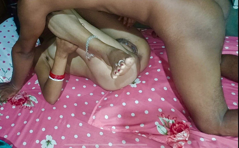 I Fucked My Stepsister at Night in His Bedroom Cumshot in Pink Desi Pussy Creampie Sucking and Eating Cum (Indian Soni)