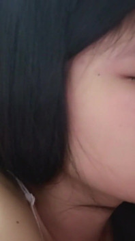 새아빠에게 따먹히는 귀여운 배다른 딸
