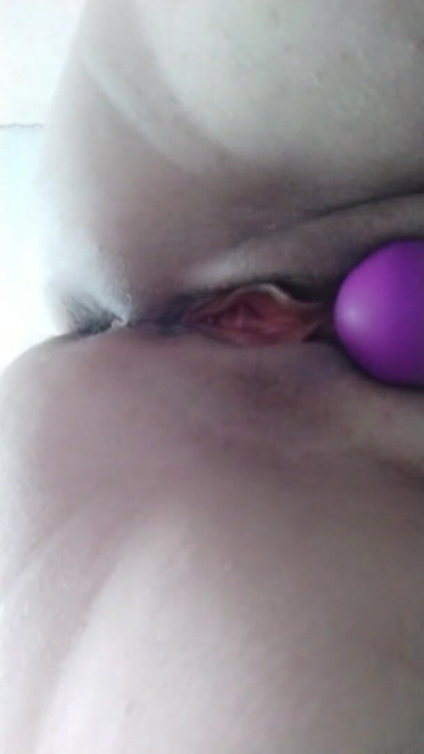 Pussy For Sperm: Cewek seksi lagi asik mainin vibrator memek dan orgasme intensif