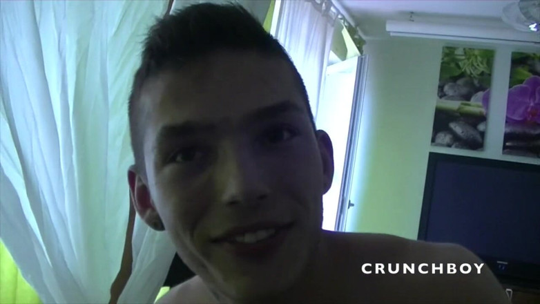 STRAIGHTS BOYS COERCED TO FUCK GAY: Молодий чувак striaght трахає французького тата