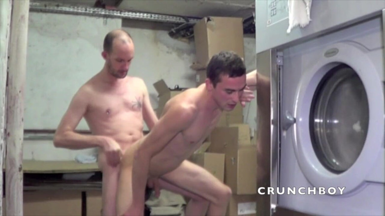Crunch Boy: Twink francese usato da dominante