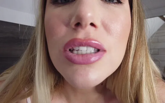 Danielle Maye: Wanking Whilst I Whisper Asmr