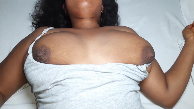 Krissyjoh: Holiday Homemade Porn with Ebony Amateur
