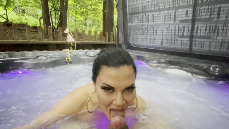 Jasmine Jae: Outdoor Hot Tub Fuck