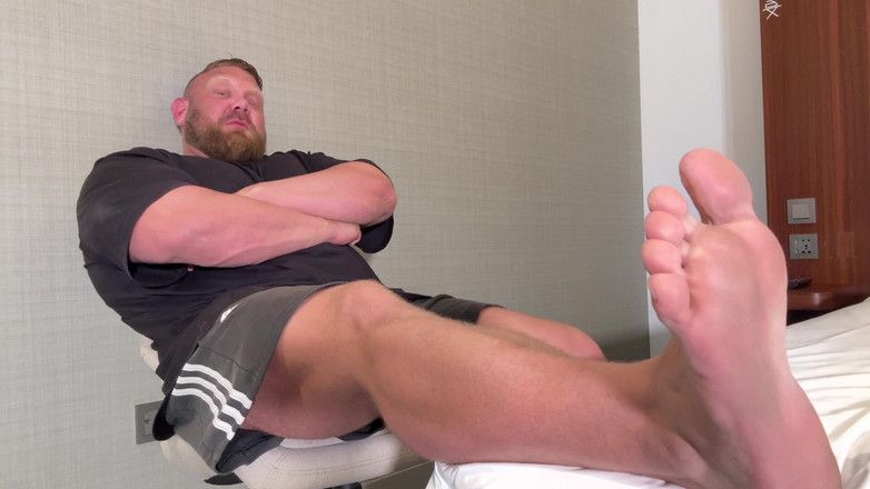 Jack stacked: Uctívání nohou dominance s Cumcountdown