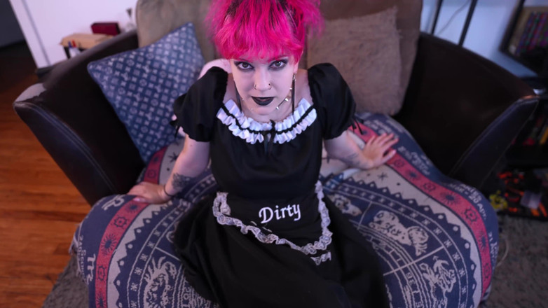 lilredvelvettt: Gótica empregada femdom punheta