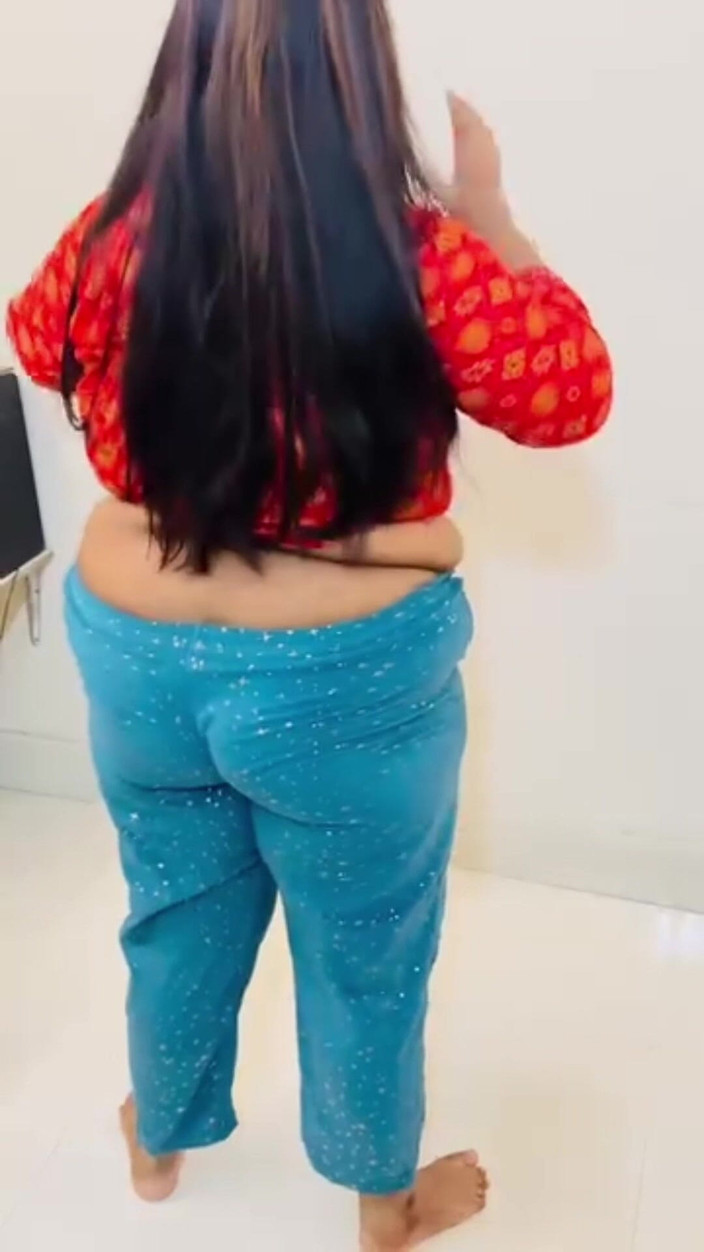 Your Boy's Cum: Indická desi dívka trénuje před nevlastním bratrem