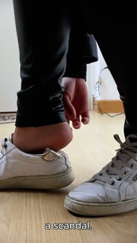 Pies Sucios Y Zapatos Sucios - Polvo, Barro Y Agua Del Estanque Para Que Lamer - Dominatrix Julia
