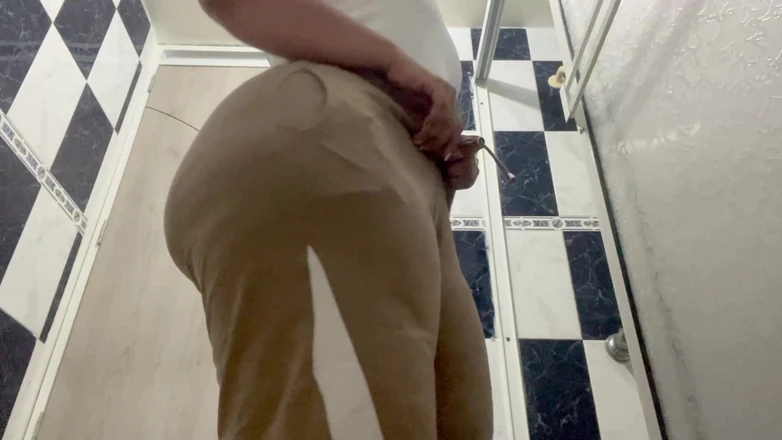 pampammedallo: Katrina and Pampam Pissing Delicious