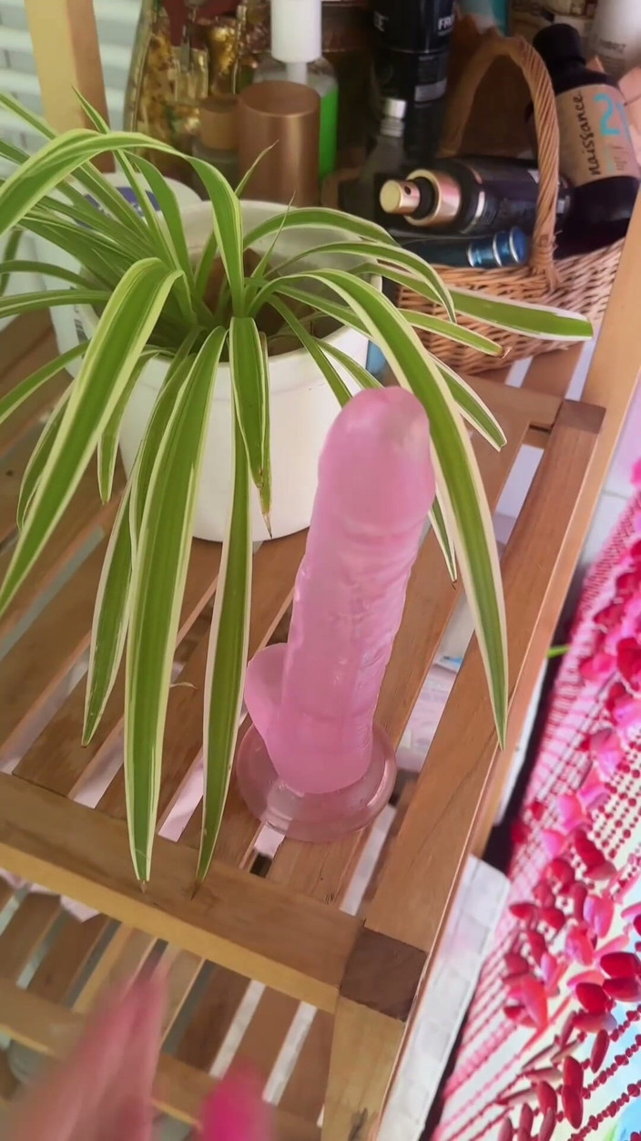EMY_AND_JONH: Hoe ze ervan houdt haar roze kut te bevrijden