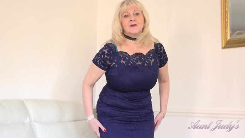 Aunt Judy's: Auntjudys - Conhecendo peituda loira GILF Katie Wish