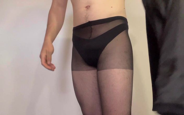 Apomit: İpli ve külotlu çoraplı tatlı seksi göt tern çocuk azdırıyor