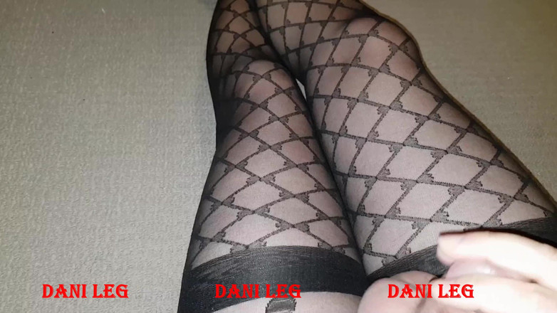 Dani Leg: Dani, величезна сперма на дзеркалі в панчохах