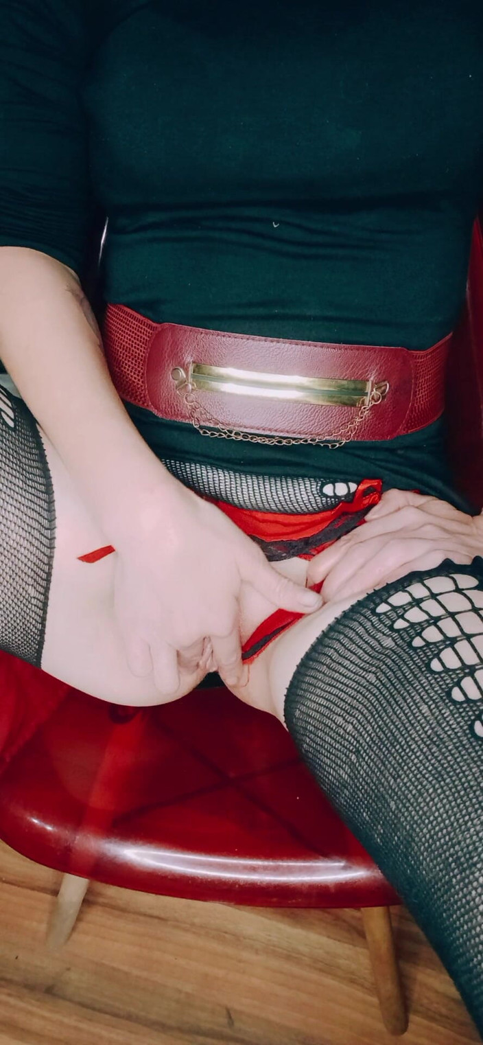 Mysticbabe: 潮吹。打开U吗