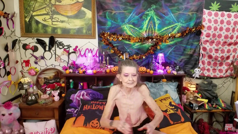 Sexy Sandra N Sir Christopher: Sub babička cum děvka bj babička fantasy sólo