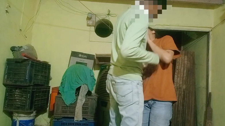 NikiRathod: Vidéo De Pipe Au Visage Triste