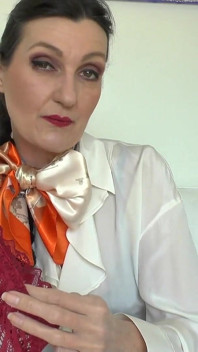 Mengendus celana dalam dan muncrat! Lady Victoria Valente