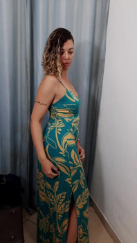Milf tiene sexo con un vendedor en el probador