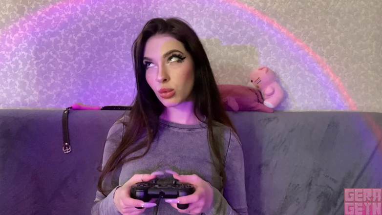Gera Geyn Studio: Hot E-girl Love to Suck Big Dick and Videogames