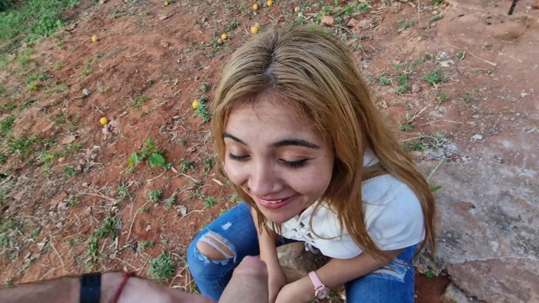 Latinascachondas: Offentlig avsugning i parken i Madrid