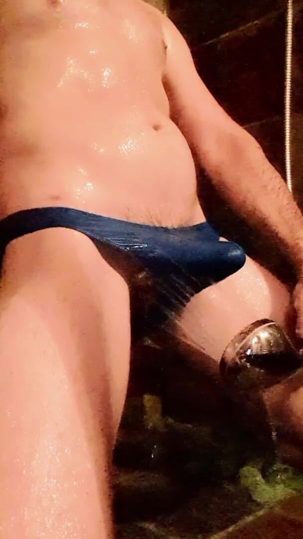 Madaussiehere: 青い水着ウェットと石鹸