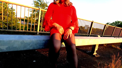 Kellycd2022: Amateur crossdresser Kellycd2022 masturbating in the sun