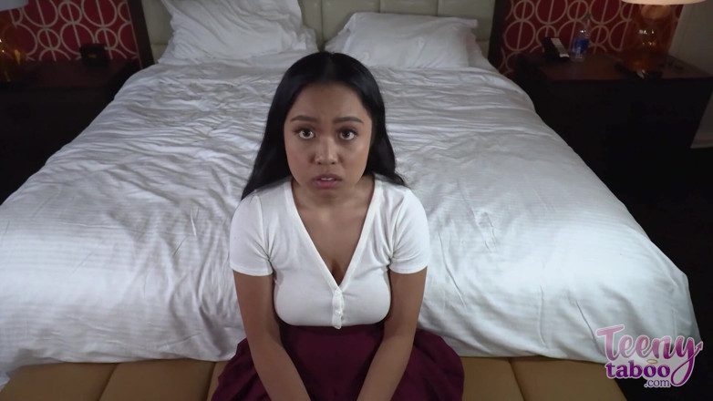 Teenytaboo: Luna Mills estudante tabu