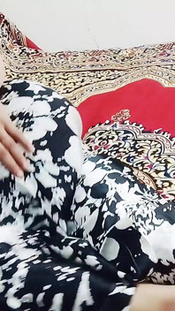 Heiße arabische ehefrau sagt, fick mich hart mit deinem großen indischen, fetten schwanz, ich brauche echten amateur-hardsex