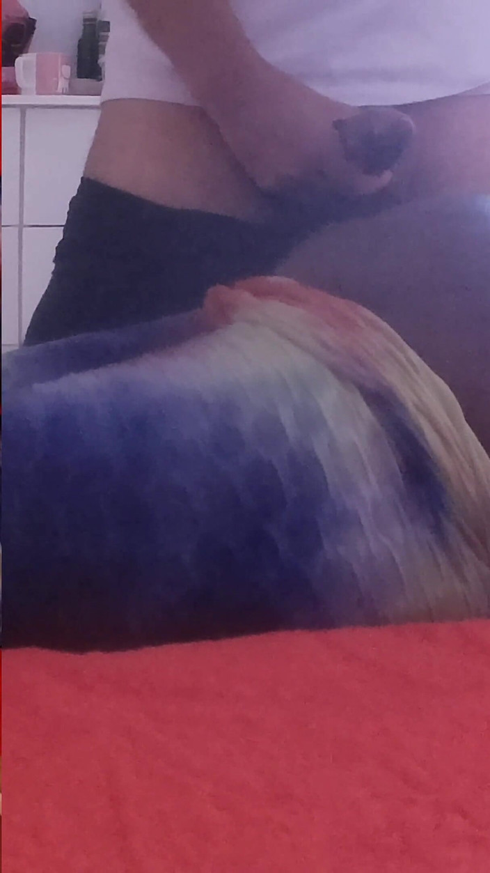 Chocolateprod: Ma belle-mère me demande un massage sur son gros cul...