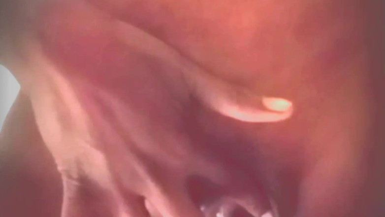 IndianVibeX: Yenge dathroom me mujhe kar rahi thhi