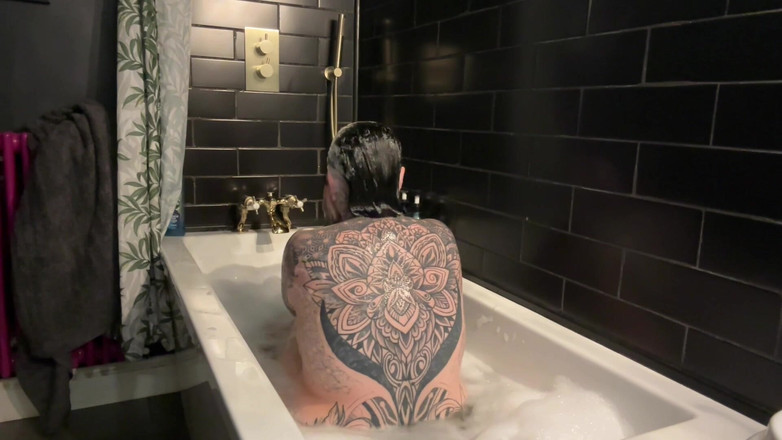 Miss Valentina: Coboară spre Acest ratat