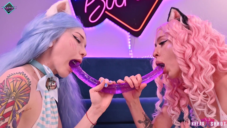 Karneli Bandi: Dua Kucing Dan Dildo Berganda Dalam Semua Lubang