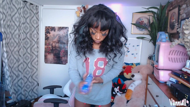Vanniall: Black Trans Girl Vanniall Unloads Massive Cumshot in Full Webcam...
