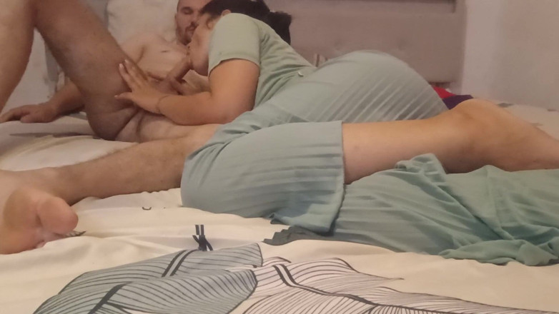 Ionut899: Ojczym Pieprzy Mnie Dobrze W Usta I Pozwala Ci Wejść...