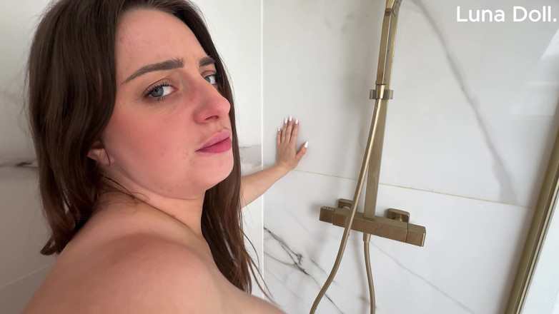 Gaby Doll: Ho preso luna con il suo dildo in bagno- gaby...