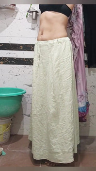 Priya Bhabi Nice Body Show