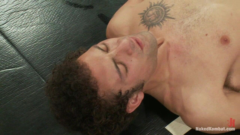 Naked Kombat: Phillip Aubrey大战dj