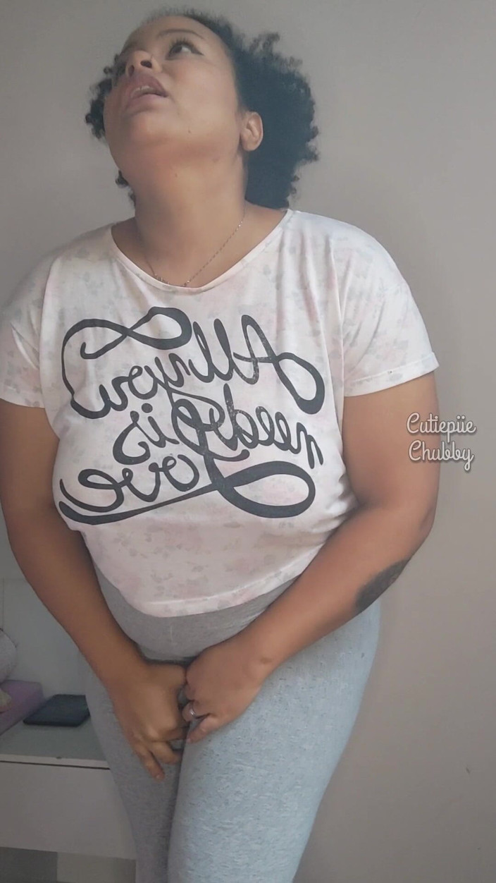 Cutiepiie Chubby: BBW Pee and Squirt on Dildo