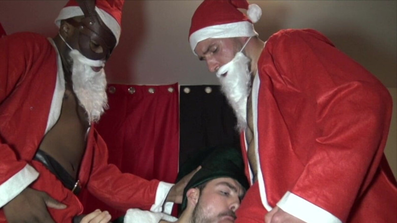 French bareback porn made in Paris: Curvă futută de 2 Noels