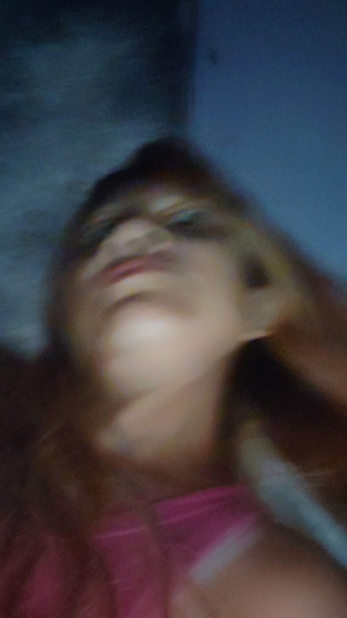 Lusi: Masturbándose con la almohada parte 2