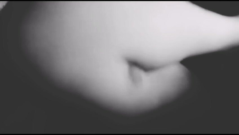 Rishi: Beta, dělej to pomalu, tvůj nevlastní otec se probudí