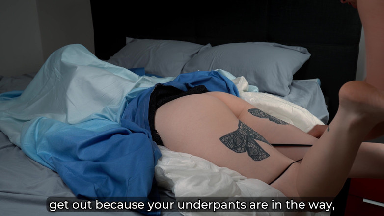 Toma Mur: Macocha utknęła w kołdzie zostaje zerżnięta do wytrysku na twarz