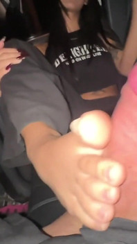 Sexo no carro e com os pés! com Annacherry7