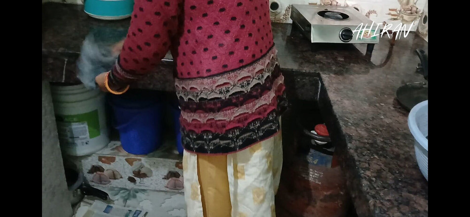 Aahan Ahiran: Pacar Asia dengan ngentot dan foreplay memek merah mudanya.