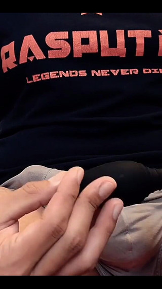 UnderXiaoQiang: Je poměrně těžké nahrávat dlouhá videa najednou, takže jsem se...